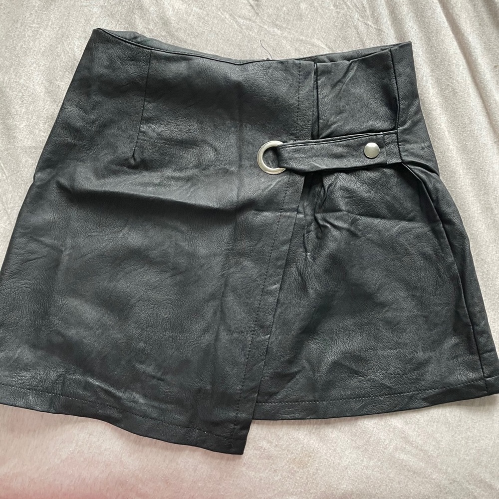 Boohoo leather skirt